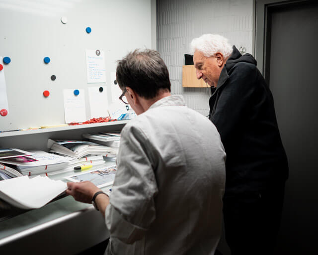 Gerhard and me checking the print tests © Cedric Fernández